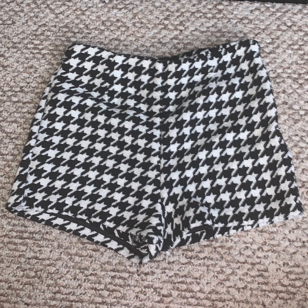 Short Black & White